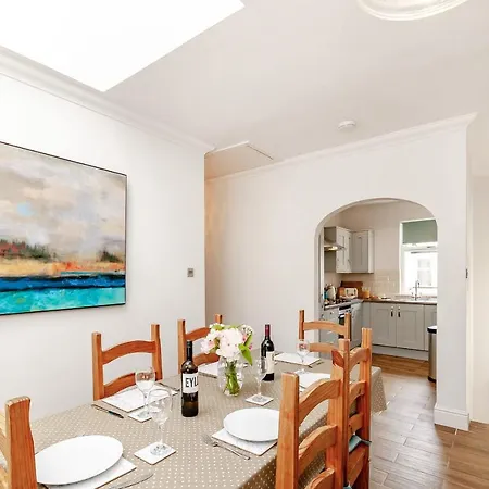 Apartment 8 Kents Bank House