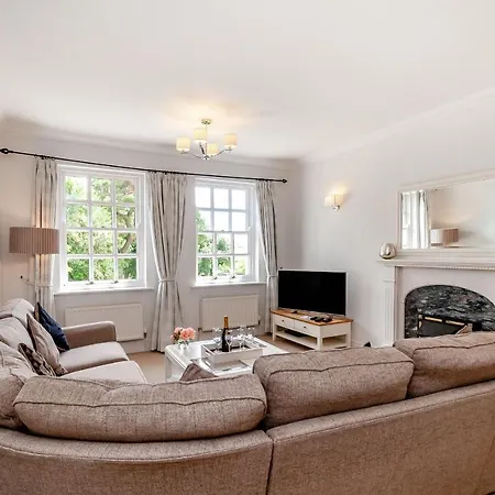 8 Kents Bank House *