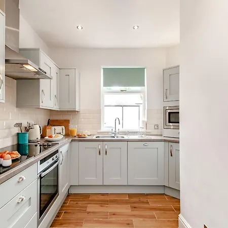 Apartment 8 Kents Bank House *