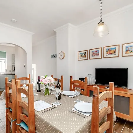 דירה 8 Kents Bank House *